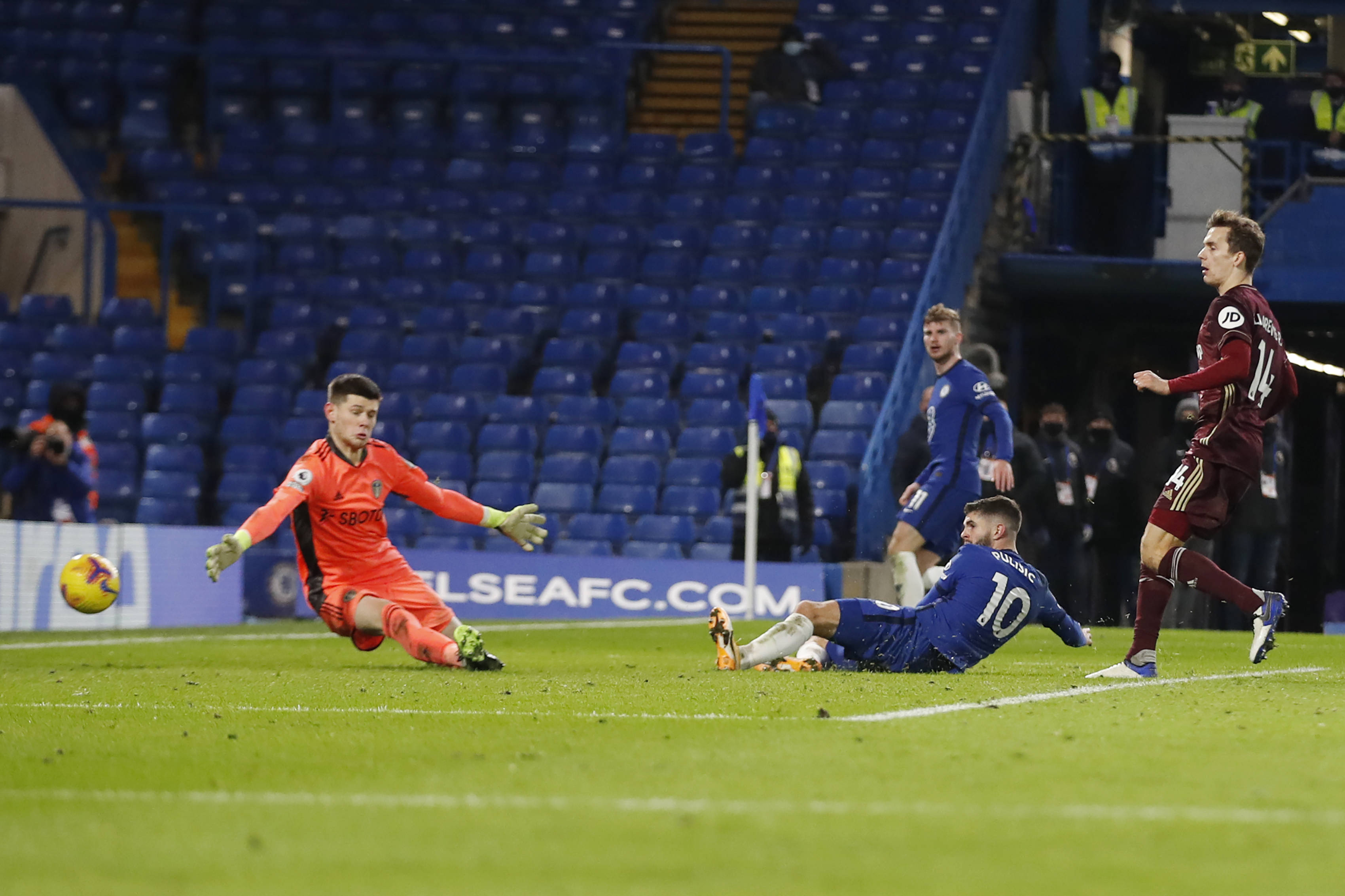 门将的脚下 门将的脚下