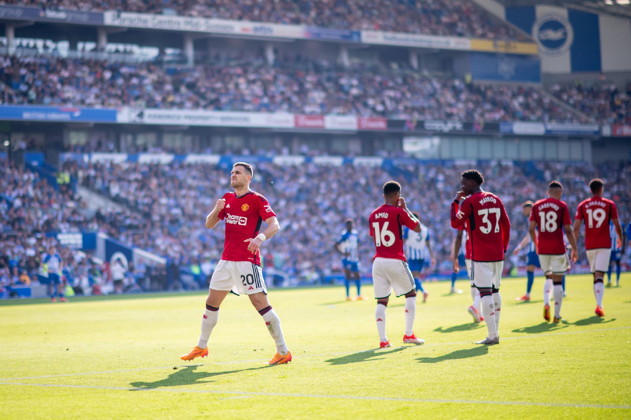 他也被指控 他也被指控